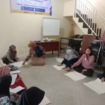 Pelatihan Sulam PKBM LC
