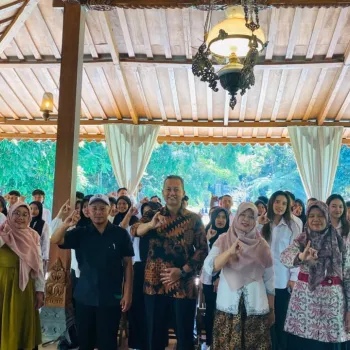 GO FORWARD KELAS ALOKA VIDYA