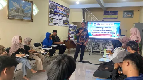 PEMBINAAN REMAJA DAN KESEHATAN REPRODUKSI UNTUK PARA SISWA PKBM LC BERSAMA KORWIL DPPKB KECAMATAN WAJAK