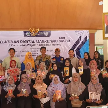 Pelatihan Digital Marketing UMKM Kecamatan Wajak
