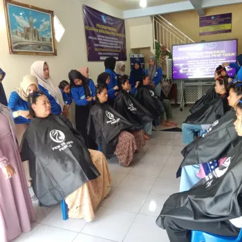 Tata Kecantikan Rambut