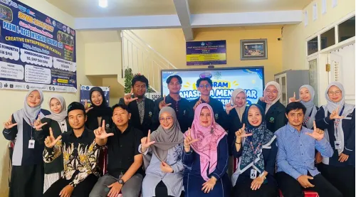 SINERGI UNIVERSITAS AL-QOLAM MALANG DENGAN PKBM LC MELALUI PROGRAM MAHASISWA MENGAJAR