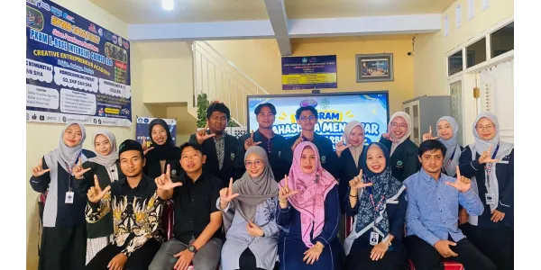 SINERGI UNIVERSITAS AL-QOLAM MALANG DENGAN PKBM LC MELALUI PROGRAM MAHASISWA MENGAJAR